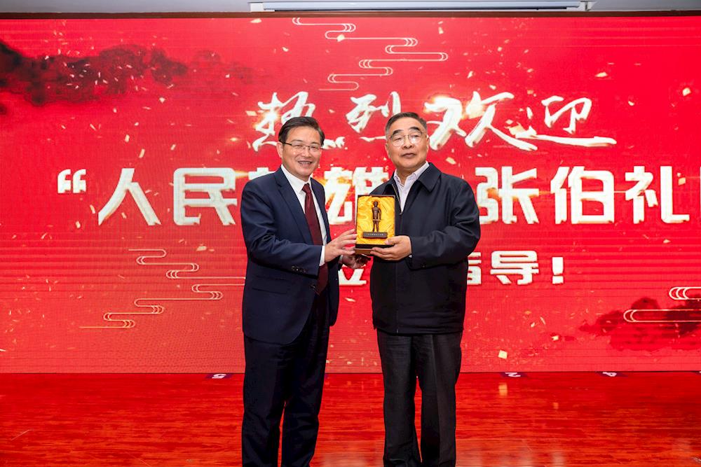 493b5ef22dfa45bd9e5393530619e2d9.jpg 493b5ef22dfa45bd9e5393530619e2d9.jpg