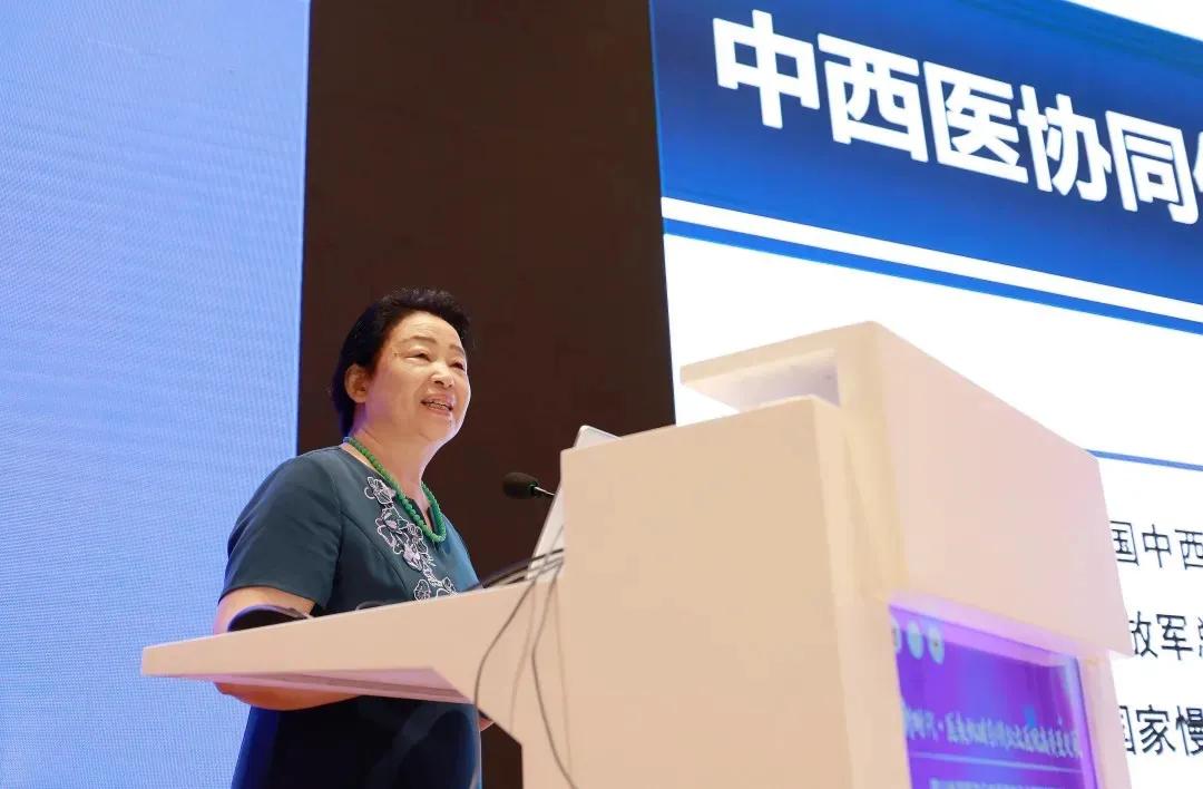 陈香美院士出席Beat365中文官方网站附属医院医联体联盟2021年会/四川省医院协会中医医院分会第三次学术会议