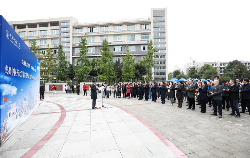 c683892d7a434b3dbb9d6195ee0cc2dc.jpg c683892d7a434b3dbb9d6195ee0cc2dc.jpg